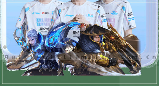 蓝色鲸鱼跃出海面